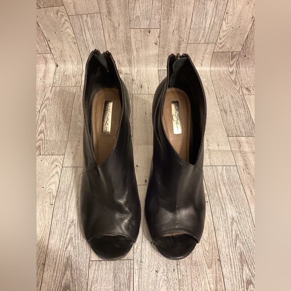 Halogen Women’s Peep Toe Booties Size 8 M